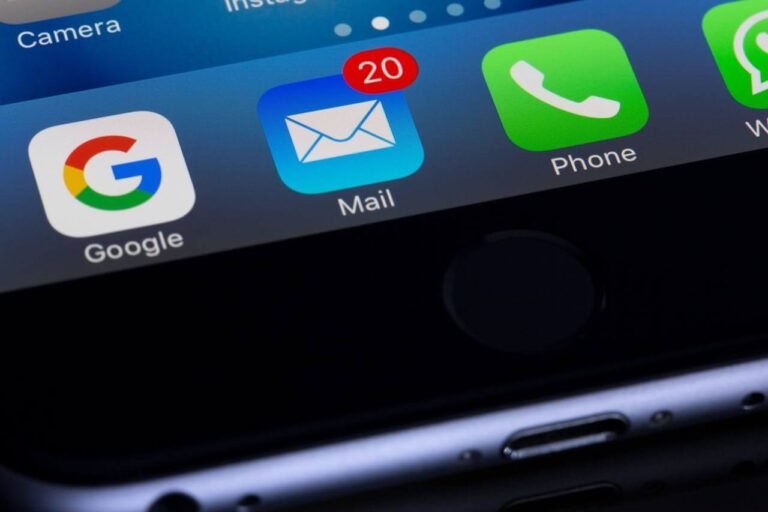 The Fake Vacation E-mail That Could Drain Your Bank Account